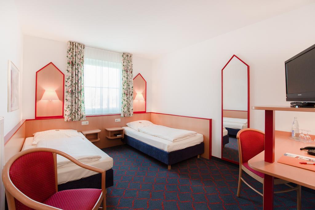 Hotel Montana Lauenau Esterno foto