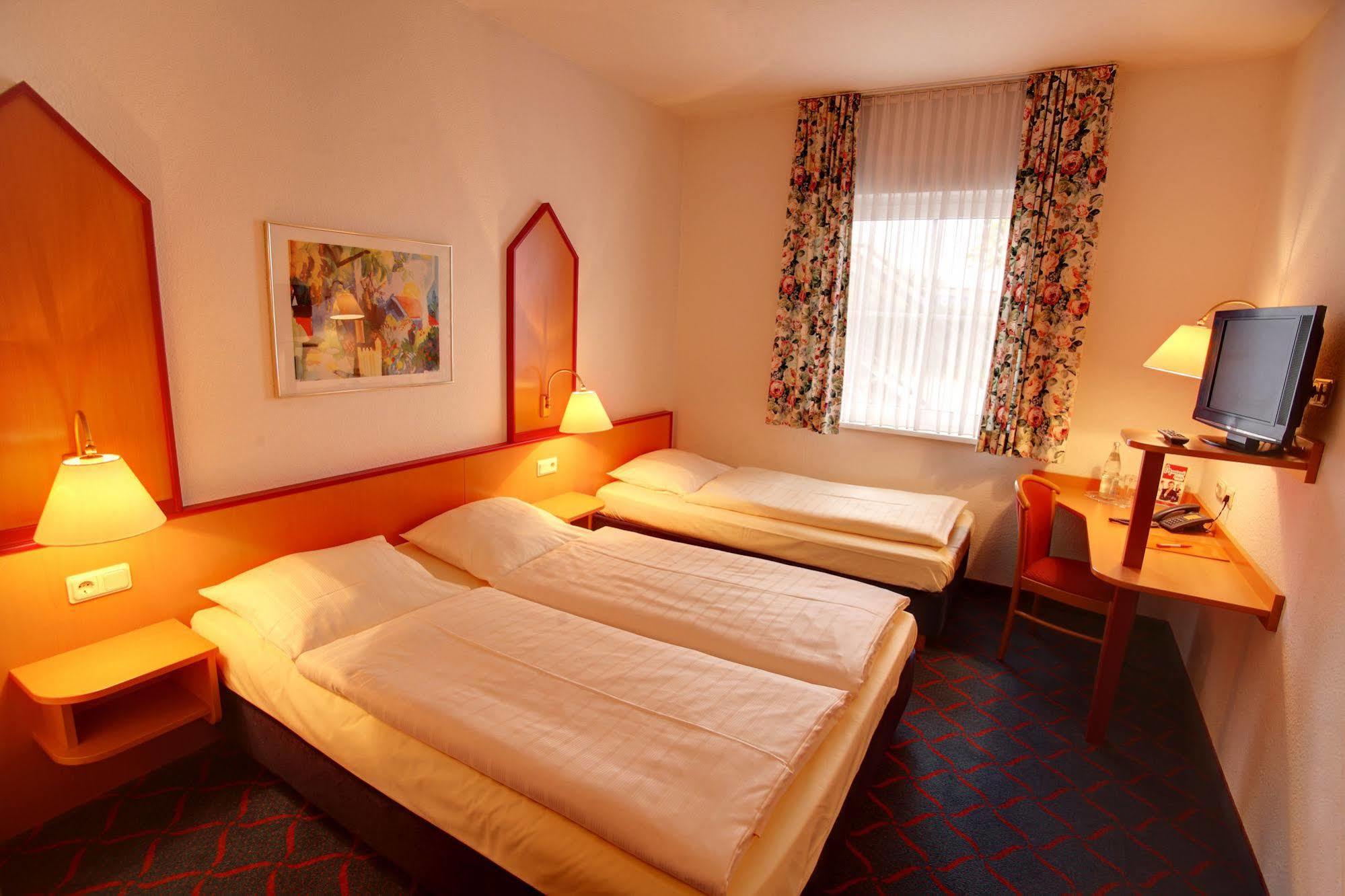 Hotel Montana Lauenau Esterno foto