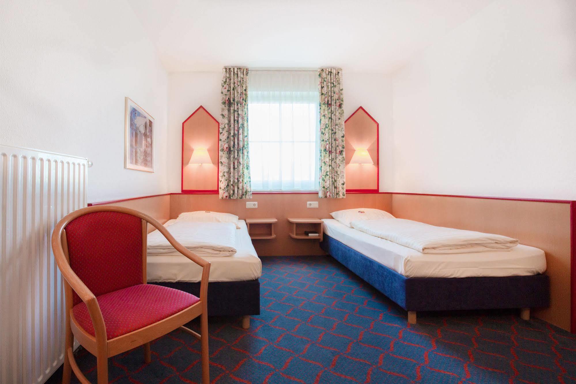 Hotel Montana Lauenau Esterno foto
