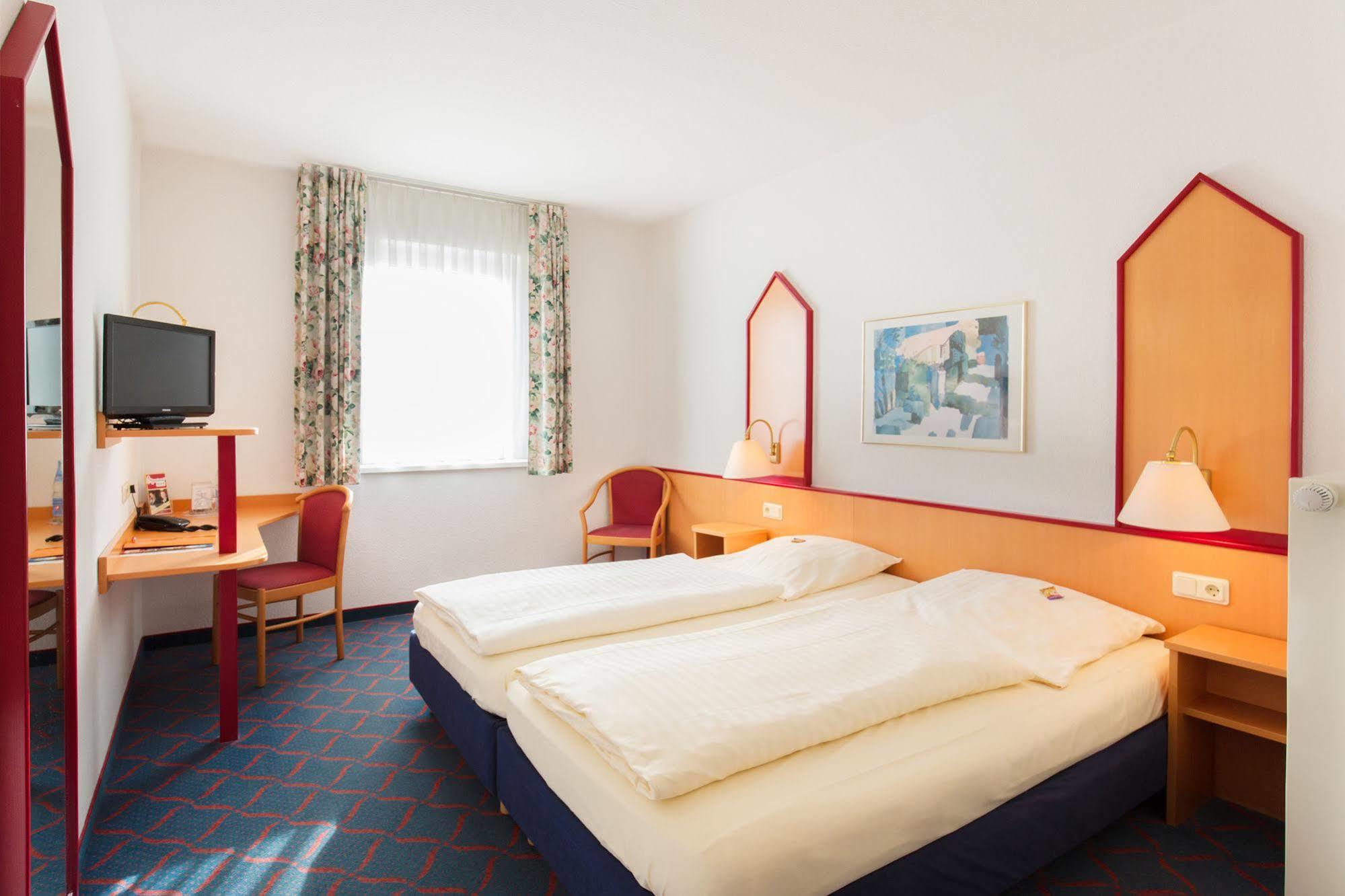 Hotel Montana Lauenau Esterno foto
