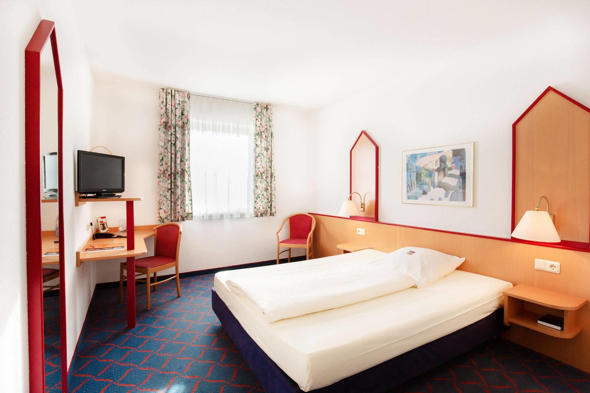 Hotel Montana Lauenau Esterno foto