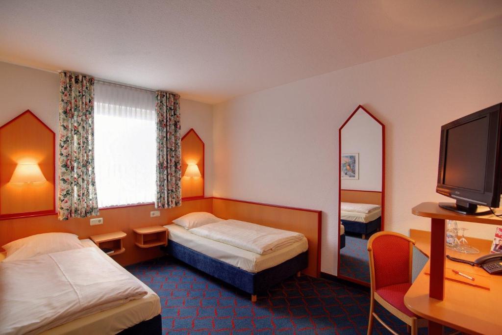 Hotel Montana Lauenau Esterno foto
